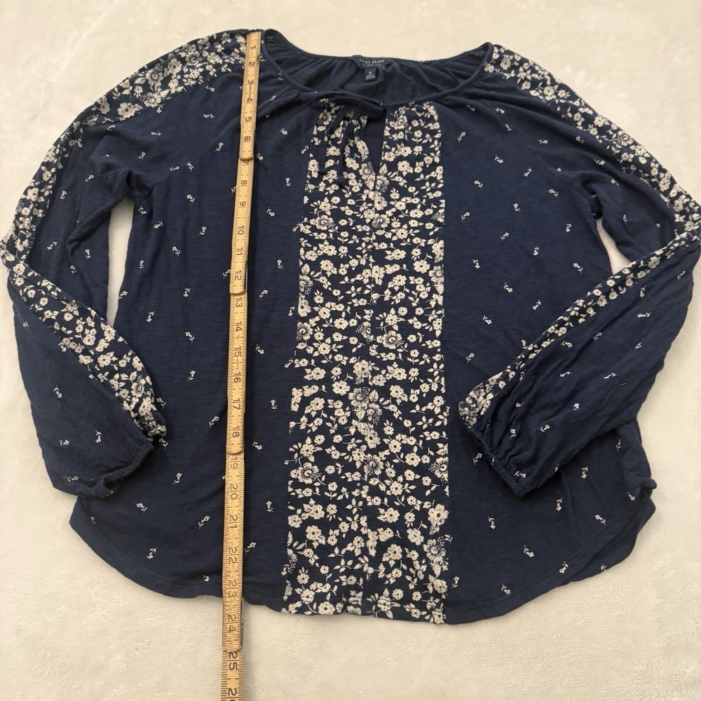 Lucky Brand Navy White Floral Top Medium Boho Peasant Fairy Coquette Artsy Indie - Picture 6 of 8